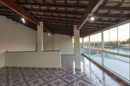 Casa à venda com 430m², 5 quartos e 4 vagas Casa à venda com 430m², 5 quartos e 4 vagasSalão