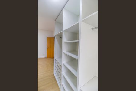 Apartamento para alugar com 113m², 3 quartos e 2 vagas Apartamento para alugar com 113m², 3 quartos e 2 vagasCloset da suíte