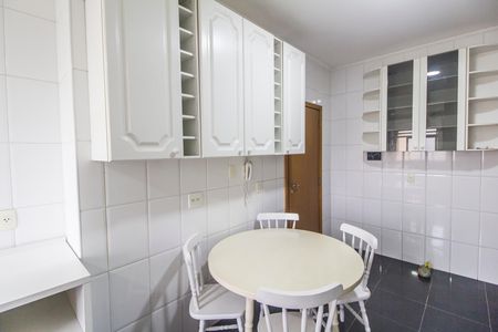 Apartamento para alugar com 113m², 3 quartos e 2 vagas Apartamento para alugar com 113m², 3 quartos e 2 vagasCozinha