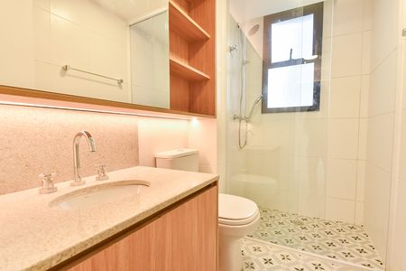 Banheiro de kitnet/studio para alugar com 1 quarto, 56m² em Vila Mariana, São Paulo