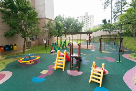Apartamento à venda com 44m², 2 quartos e 1 vaga Apartamento à venda com 44m², 2 quartos e 1 vagaÁrea comum - Playground