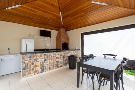 Apartamento à venda com 44m², 2 quartos e 1 vaga Apartamento à venda com 44m², 2 quartos e 1 vagaÁrea comum - Churrasqueira