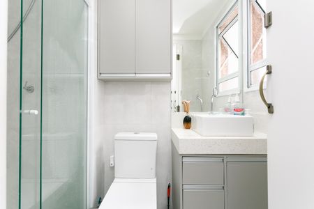 Apartamento à venda com 44m², 2 quartos e 1 vaga Apartamento à venda com 44m², 2 quartos e 1 vagaBanheiro