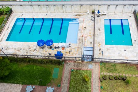 Apartamento à venda com 44m², 2 quartos e 1 vaga Apartamento à venda com 44m², 2 quartos e 1 vagaÁrea comum - Piscina