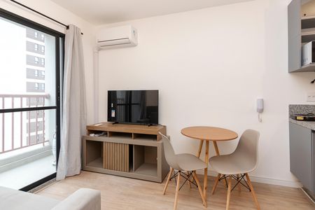 Studio de kitnet/studio para alugar com 1 quarto, 25m² em Jardim das Acacias, São Paulo