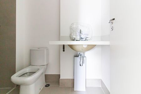 Apartamento à venda com 60m², 2 quartos e 1 vaga Apartamento à venda com 60m², 2 quartos e 1 vagaBanheiro da Suíte