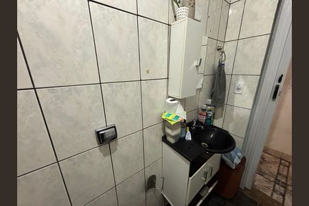 Casa à venda com 250m², 4 quartos e 2 vagas Casa à venda com 250m², 4 quartos e 2 vagasBanheiro 2