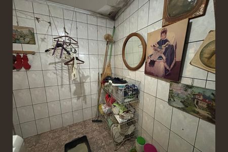 Casa à venda com 250m², 4 quartos e 2 vagas Casa à venda com 250m², 4 quartos e 2 vagasÁrea de Serviço