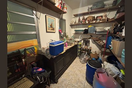 Casa à venda com 250m², 4 quartos e 2 vagas Casa à venda com 250m², 4 quartos e 2 vagasÁrea de Serviço