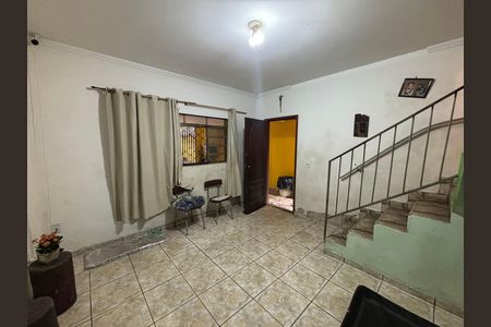 Sala de casa à venda com 4 quartos, 250m² em Conjunto Habitacional Aguia de Haia, São Paulo