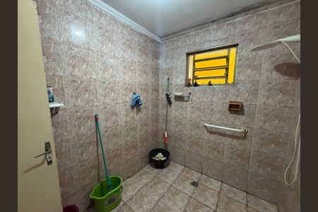 Banheiro de casa à venda com 4 quartos, 250m² em Conjunto Habitacional Aguia de Haia, São Paulo