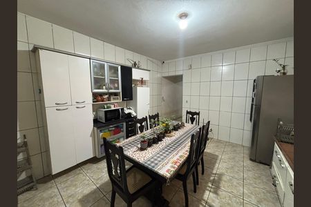 Casa à venda com 250m², 4 quartos e 2 vagas Casa à venda com 250m², 4 quartos e 2 vagasCozinha