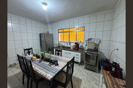 Casa à venda com 250m², 4 quartos e 2 vagas Casa à venda com 250m², 4 quartos e 2 vagasCozinha
