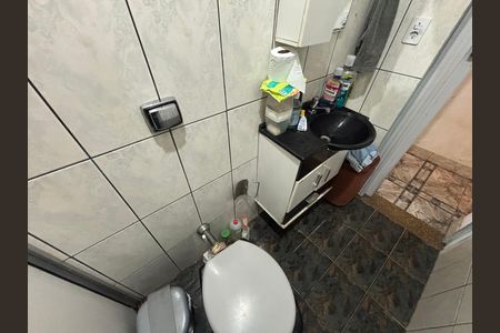 Casa à venda com 250m², 4 quartos e 2 vagas Casa à venda com 250m², 4 quartos e 2 vagasBanheiro 2