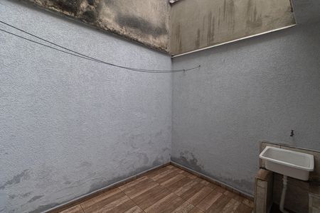 Casa para alugar com 52m², 2 quartos e 1 vaga Casa para alugar com 52m², 2 quartos e 1 vagaÁrea de Serviço