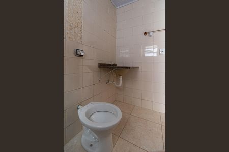 Casa para alugar com 52m², 2 quartos e 1 vaga Casa para alugar com 52m², 2 quartos e 1 vagaBanheiro