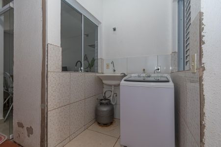 Casa para alugar com 61m², 2 quartos e 1 vaga Casa para alugar com 61m², 2 quartos e 1 vagaÁrea de Serviço