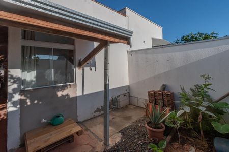 Casa para alugar com 61m², 2 quartos e 1 vaga Casa para alugar com 61m², 2 quartos e 1 vagaQuintal