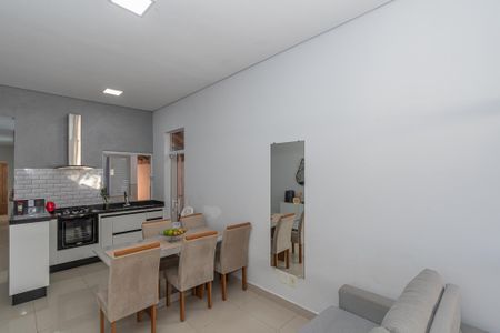Sala de Estar/Jantar/Cozinha  de casa para alugar com 2 quartos, 61m² em Parque Residencial Salerno (nova Veneza), Sumaré