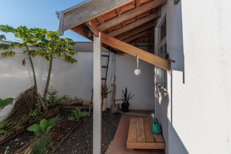 Casa para alugar com 61m², 2 quartos e 1 vaga Casa para alugar com 61m², 2 quartos e 1 vagaQuintal