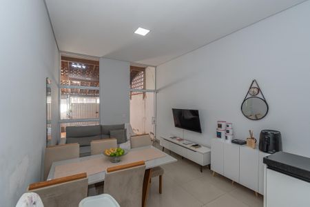 Casa para alugar com 61m², 2 quartos e 1 vaga Casa para alugar com 61m², 2 quartos e 1 vagaSala de Estar/Jantar/Cozinha