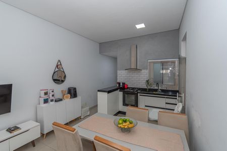Casa para alugar com 61m², 2 quartos e 1 vaga Casa para alugar com 61m², 2 quartos e 1 vagaSala de Estar/Jantar/Cozinha