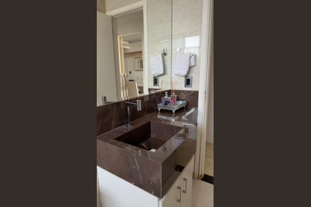 Apartamento para alugar com 160m², 3 quartos e 2 vagas Apartamento para alugar com 160m², 3 quartos e 2 vagasBanheiro