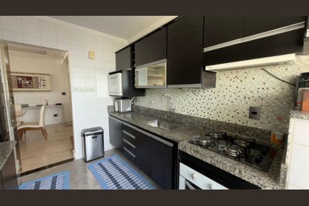 Cozinha de apartamento para alugar com 3 quartos, 160m² em Buritis, Belo Horizonte