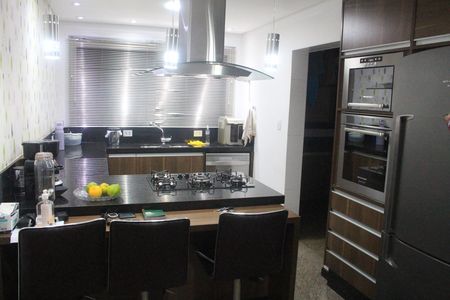 Apartamento à venda com 152m², 3 quartos e 2 vagasCozinha