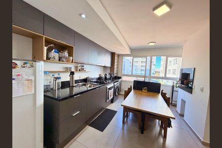 Cozinha de apartamento à venda com 2 quartos, 53m² em Fátima, Canoas