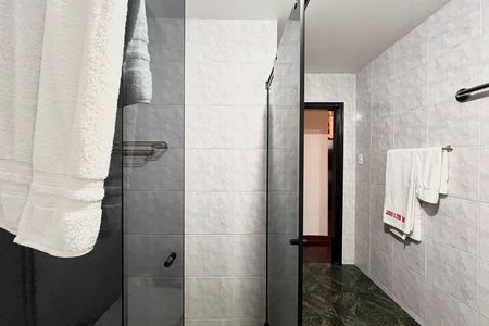 Apartamento para alugar com 200m², 3 quartos e sem vaga Apartamento para alugar com 200m², 3 quartos e sem vagaBanheiro social