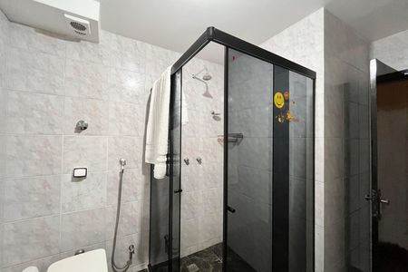 Apartamento para alugar com 200m², 3 quartos e sem vaga Apartamento para alugar com 200m², 3 quartos e sem vagaBanheiro social