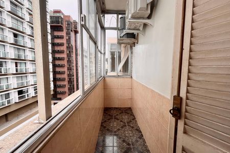 Apartamento para alugar com 200m², 3 quartos e sem vaga Apartamento para alugar com 200m², 3 quartos e sem vagaVaranda da suíte 1