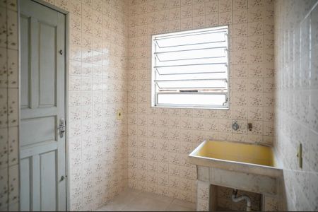 Casa para alugar com 100m², 2 quartos e sem vagaÁrea de Serviço