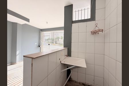 Casa para alugar com 70m², 2 quartos e 1 vagaÁrea de Serviço
