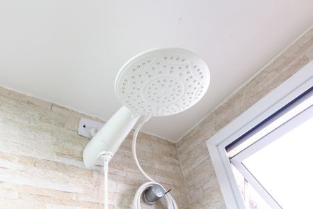 Banheiro de apartamento à venda com 2 quartos, 50m² em Vila Augusta, Guarulhos
