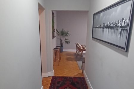 Corredor de apartamento à venda com 4 quartos, 122m² em Independência, Porto Alegre