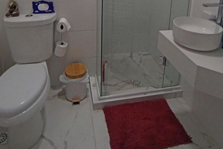 Banheiro de apartamento à venda com 4 quartos, 122m² em Independência, Porto Alegre
