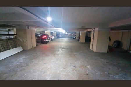 Garagem de apartamento à venda com 4 quartos, 122m² em Independência, Porto Alegre