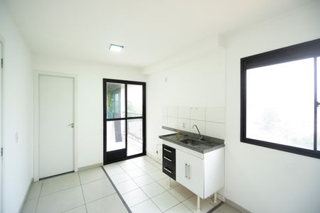 Cozinha de apartamento para alugar com 1 quarto, 26m² em Vila Granada, São Paulo