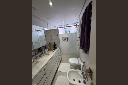 Apartamento à venda com 156m², 3 quartos e 2 vagas Apartamento à venda com 156m², 3 quartos e 2 vagasBanheiro