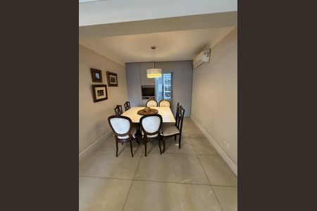 Apartamento à venda com 156m², 3 quartos e 2 vagas Apartamento à venda com 156m², 3 quartos e 2 vagasSala de Jantar