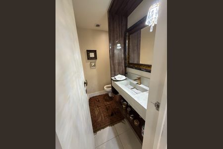 Apartamento à venda com 156m², 3 quartos e 2 vagas Apartamento à venda com 156m², 3 quartos e 2 vagasBanheiro