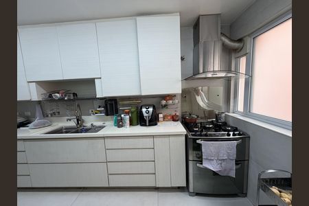 Apartamento à venda com 156m², 3 quartos e 2 vagas Apartamento à venda com 156m², 3 quartos e 2 vagasCozinha