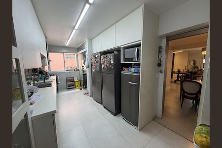 Apartamento à venda com 156m², 3 quartos e 2 vagas Apartamento à venda com 156m², 3 quartos e 2 vagasCozinha