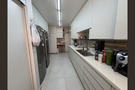 Apartamento à venda com 156m², 3 quartos e 2 vagas Apartamento à venda com 156m², 3 quartos e 2 vagasCozinha