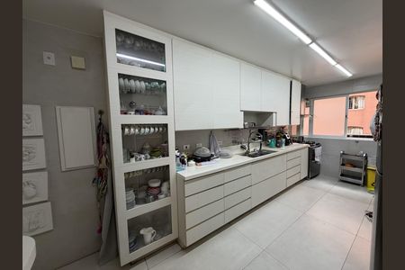 Apartamento à venda com 156m², 3 quartos e 2 vagas Apartamento à venda com 156m², 3 quartos e 2 vagasCozinha