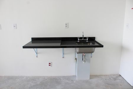 Sala/Cozinha de apartamento à venda com 1 quarto, 32m² em Cerqueira César, São Paulo