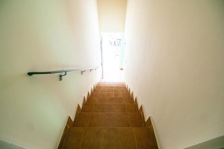 Casa para alugar com 125m², 2 quartos e 2 vagas Casa para alugar com 125m², 2 quartos e 2 vagasEscada