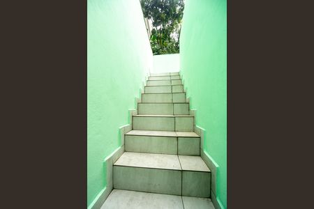 Casa para alugar com 125m², 2 quartos e 2 vagas Casa para alugar com 125m², 2 quartos e 2 vagasEscada do terraço